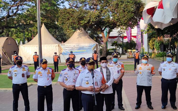 Anies Pecat 8 Personel Dishub DKI karena Ngopi saat PPKM Darurat
