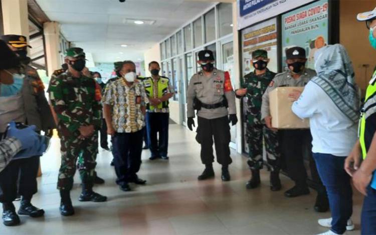 Pembatasan Mobilitas Masyarakat, Tim Satgas Covid-19 Kobar Cek Berbagai Pos Penyekatan
