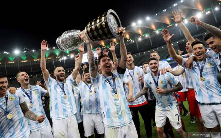 Penantian Berakhir, Messi Akhirnya Persembahkan Trofi untuk Argentina