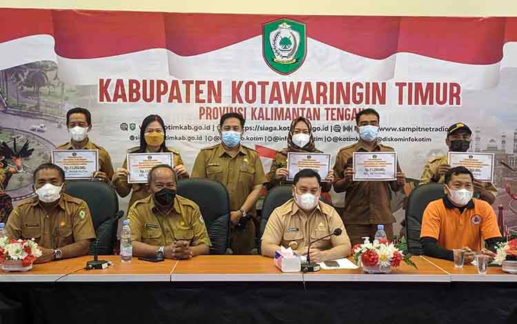 9 Kelurahan di Sampit Diberikan Bantuan Rp 11 Juta untuk Penanganan Covid-19