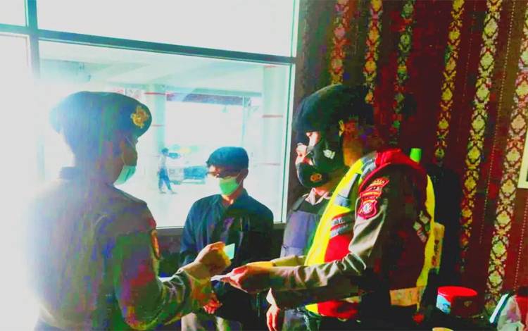 Polisi Amankan Calon Penumpang Pesawat Palsukan Suket PCR