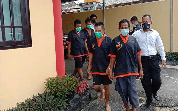 Video Jumpa Pers Polres Kobar soal 5 Kasus: dari KDRT, Penganiayaan terhadap Ibu Kandung, hingga Asusila Anak Bawah Umur