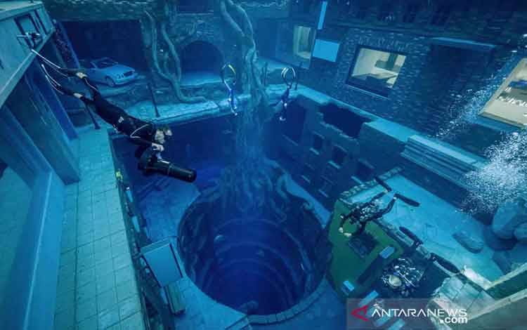 Kolam Renang Terdalam di Dunia Dibuka di Dubai
