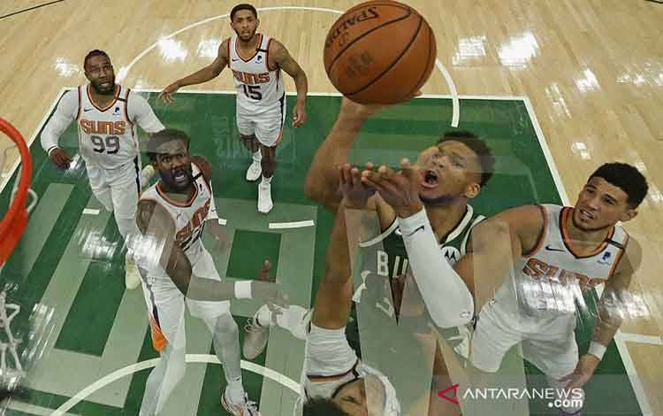 Suns Akan Bangun Tembok Demi Hentikan Antetokounmpo