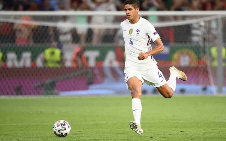 Manchester United di Ambang Selesaikan Transfer Raphael Varane