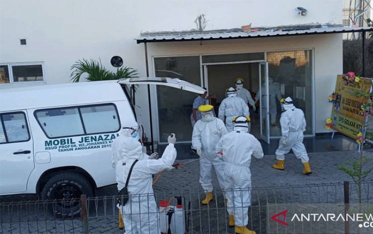 Bupati Yentji Meninggal Setelah Isolasi COVID-19 Dimakamkan di Lembata