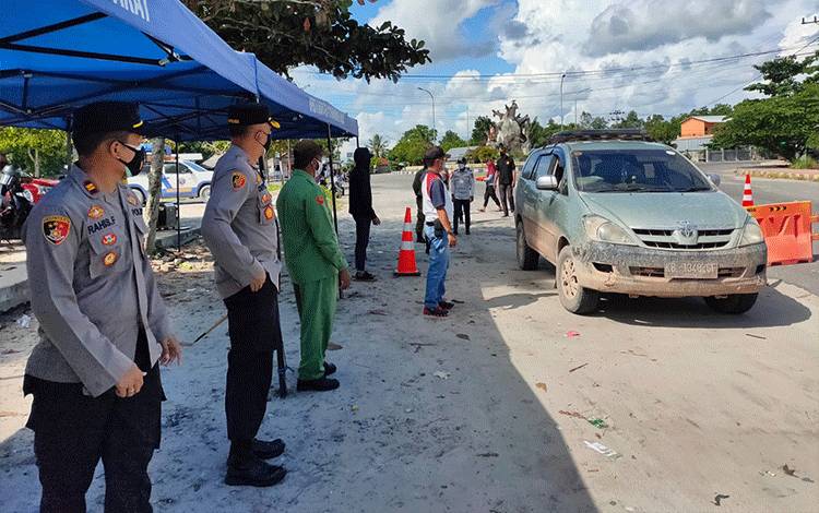 Penutupan Wisata Mulai Diberlakukan, Kapolres Kobar Langsung Cek Pos Sekat Wisata