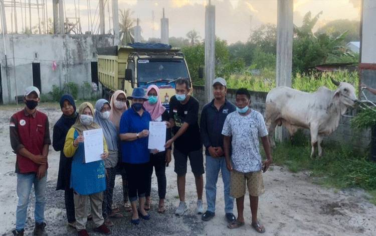 Tuty Dau Akan Bagikan Daging Sapi Kurban dari H Abdul Rasyid Secara Door To Door