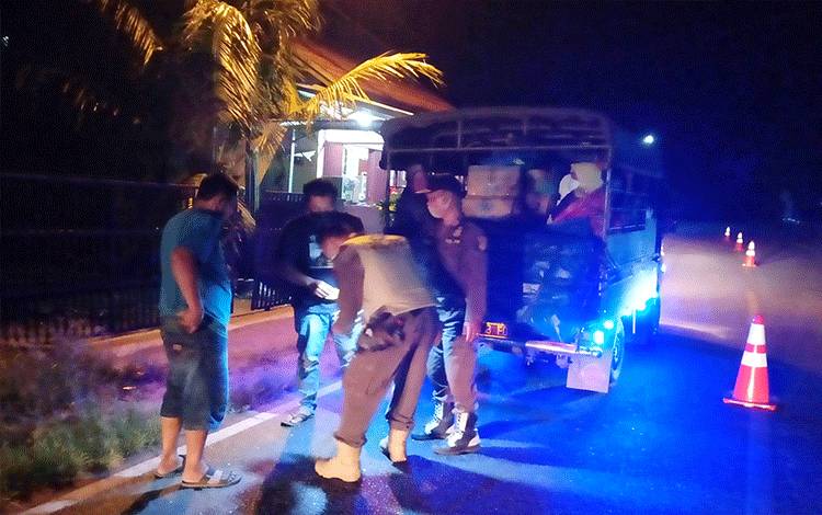 Senin Dini Hari Satgas Yustisi Cegat Pedagang dari Luar Bartim pada 2 Titik ini