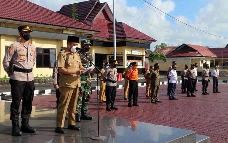 Bupati Seruyan Hadiri Apel Penyerahan Bansos Covid-19