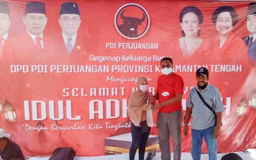 PDIP Kalteng Sembelih 2 Sapi Kurban