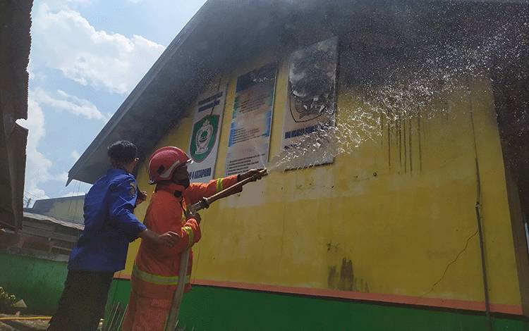 Ruang Kepala SDN 4 Ketapang Ikut Terbakar
