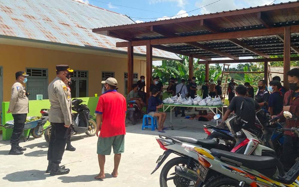 Kapolres Kobar Cek Langsung Protokol Kesehatan saat Penyembelihan Hewan Kurban