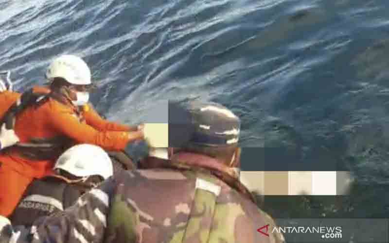 TNI AL Temukan 6 Korban Kapal Hilang di Kalbar, 2 Selamat