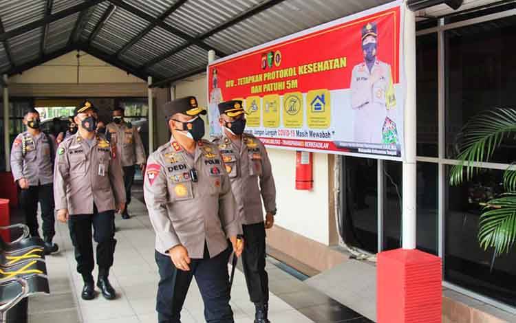Kapolda Kalteng Apresiasi Nakes RS Bhayangkara Berjuang Tangani Covid-19