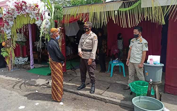 Polres Seruyan dan Satpol PP Bubarkan Resepsi Pernikahan di Kuala Pembuang