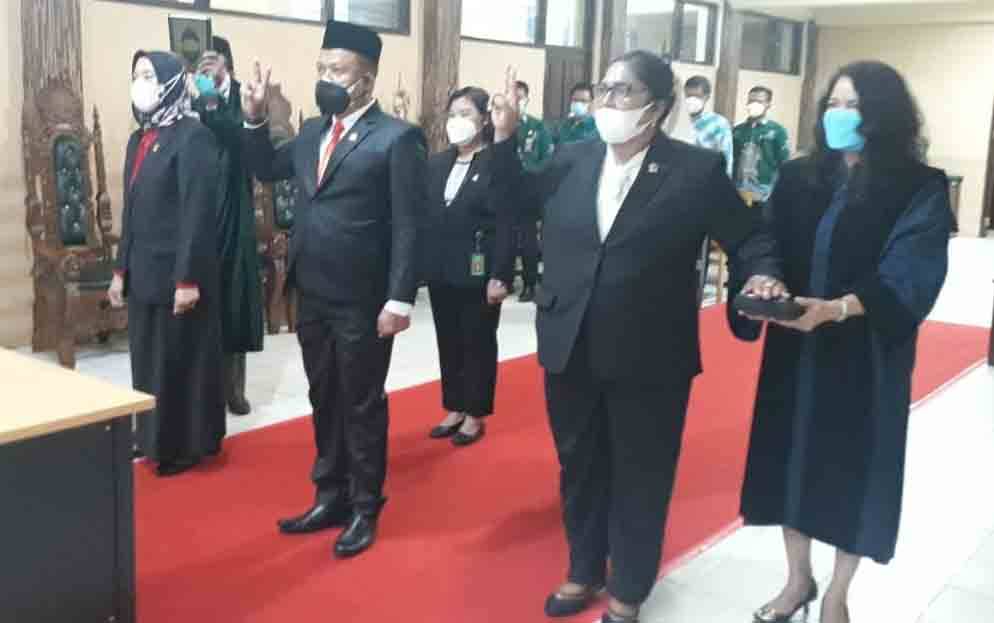 Ketua Pengadilan Negeri Palangka Raya Lantik Tiga Panitera Muda