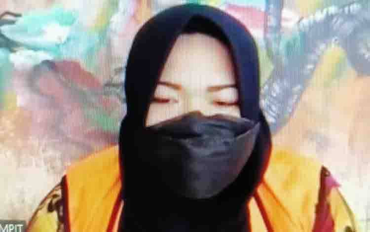 Dengar Tuntutan Selama 6,5 Tahun, IRT Sabu Langsung Menangis
