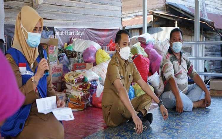 Dinas Dukcapil Prioritaskan Pengurusan Dokumen Kependudukan Korban Kebakaran di Mendawai