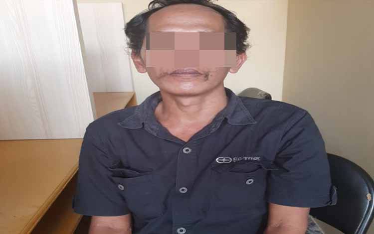 Tidak Terima Truknya Dipepet, Rekan Sendiri Dipikul dengan Besi Dongkrak