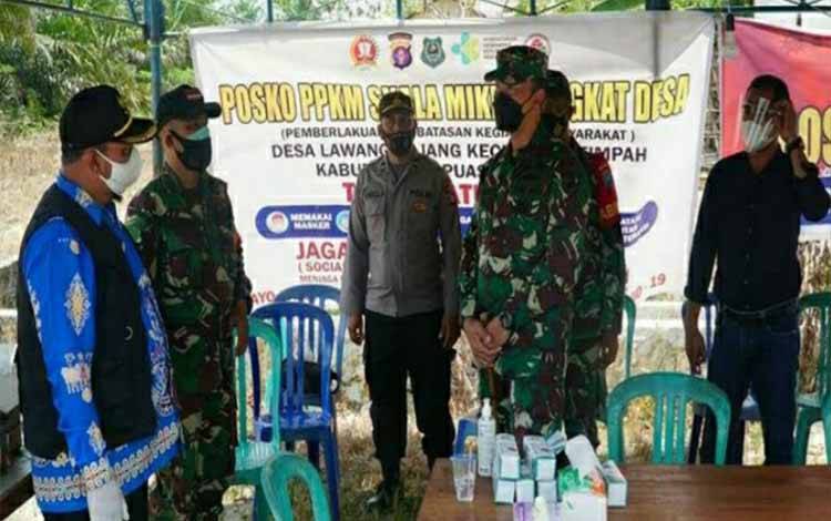 Dandim Kuala Kapuas Pantau Posko PPKM di Wilayah Kecamatan Timpah