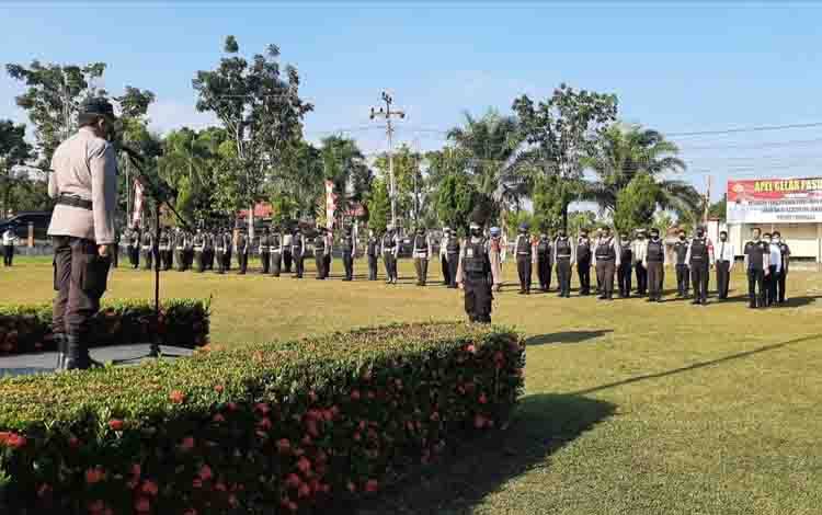 Polres Sukamara Laksanakan Apel Gelar Pasukan Pengamaman Pilkades Serentak