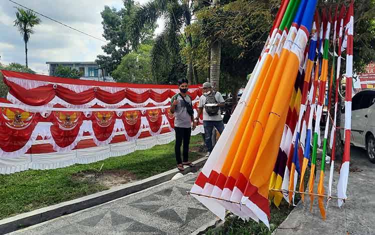 Jual Bendera di Tengah Pandemi Covid-19, Harus Semangat Seperti Pejuang
