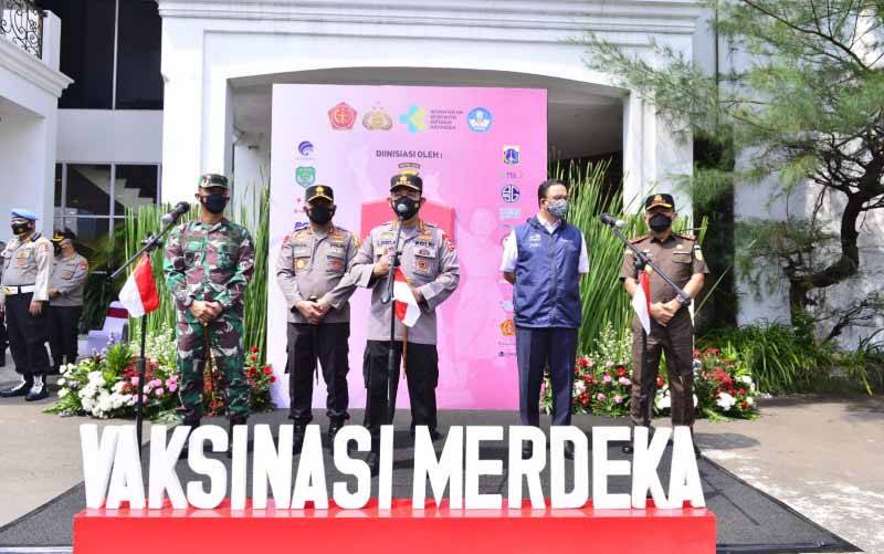 Kapolri Harapkan Vaksinasi Merdeka Menular ke Daerah