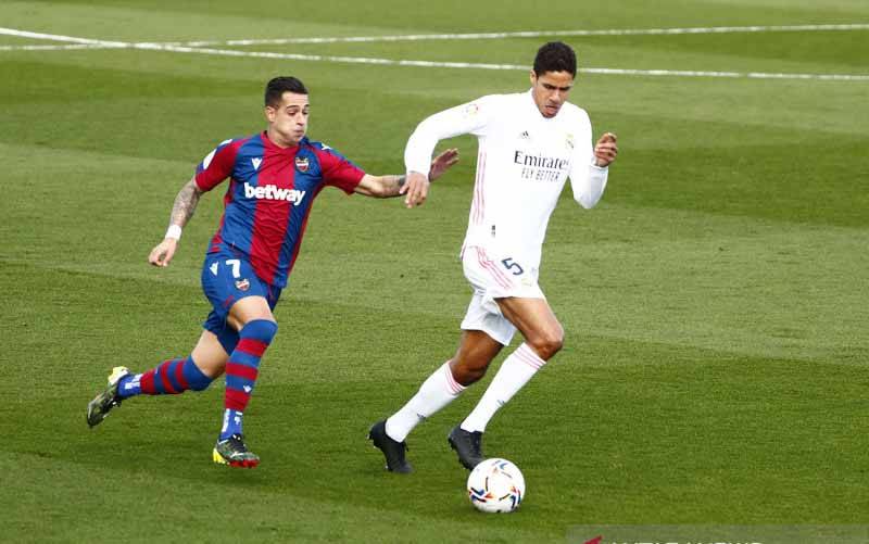 Legenda Manchester United Sebut Raphael Varane sebagai Pemain Berkelas