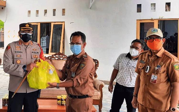 Kapolresta Bersama Forkopimda Salurkan Bantuan Sosial Warga Isoman Covid-19