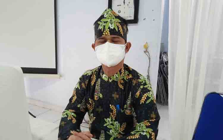 Camat Dusun Timur Ajak Warga Lebih Peduli Selama Pandemi Covid-19