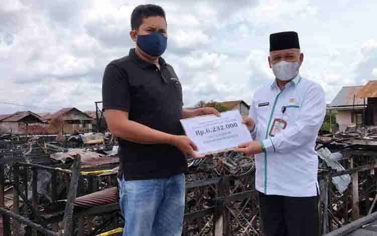 Kemenag Kalteng Beri Bantuan kepada Korban Kebakaran di Mendawai