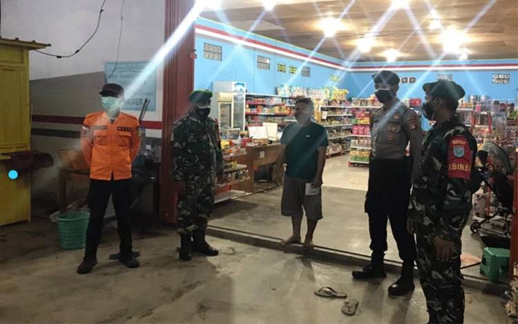 Polres Sukamara Pantau Jam Malam Ingatkan Masyarakat Terkait Prokes?