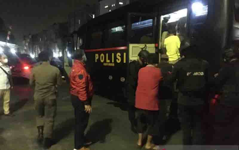 19 Narapidana Bandar Narkoba Dipindahkan ke Nusakambangan