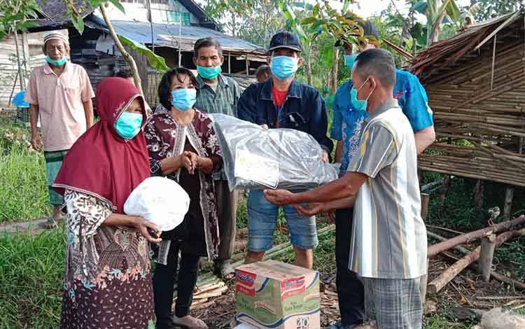 Kecamatan Pulau Petak Salurkan Bantuan untuk Warga Terdampak Kebakaran di Saka Lagun