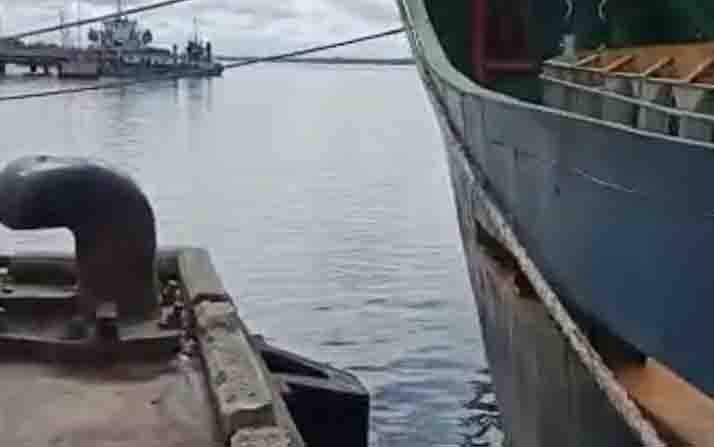 Perairan Sekitar Pelabuhan Bagendang Tercemar Diduga Tumpahan Minyak CPO