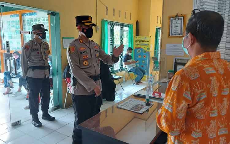 Kapolres Seruyan Cek Pelaksanaan Vaksinasi Covid-19 di Puskesmas