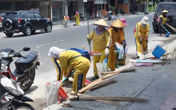 Pemutusan Kontrak Petugas Kebersihan Masih Wacana