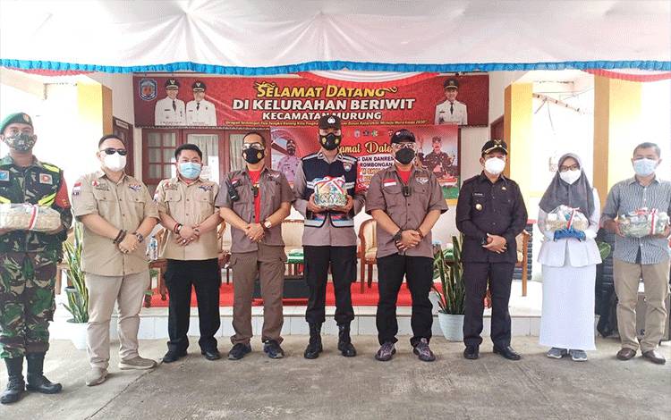 Posko PPKM Skala Mikro di Kelurahan Beriwit Jadi Sasaran Peninjauan Kapolda Kalteng