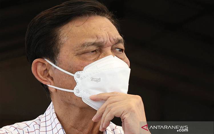 Luhut Minta Masyarakat Tak Jumawa dan Tetap Waspada COVID-19