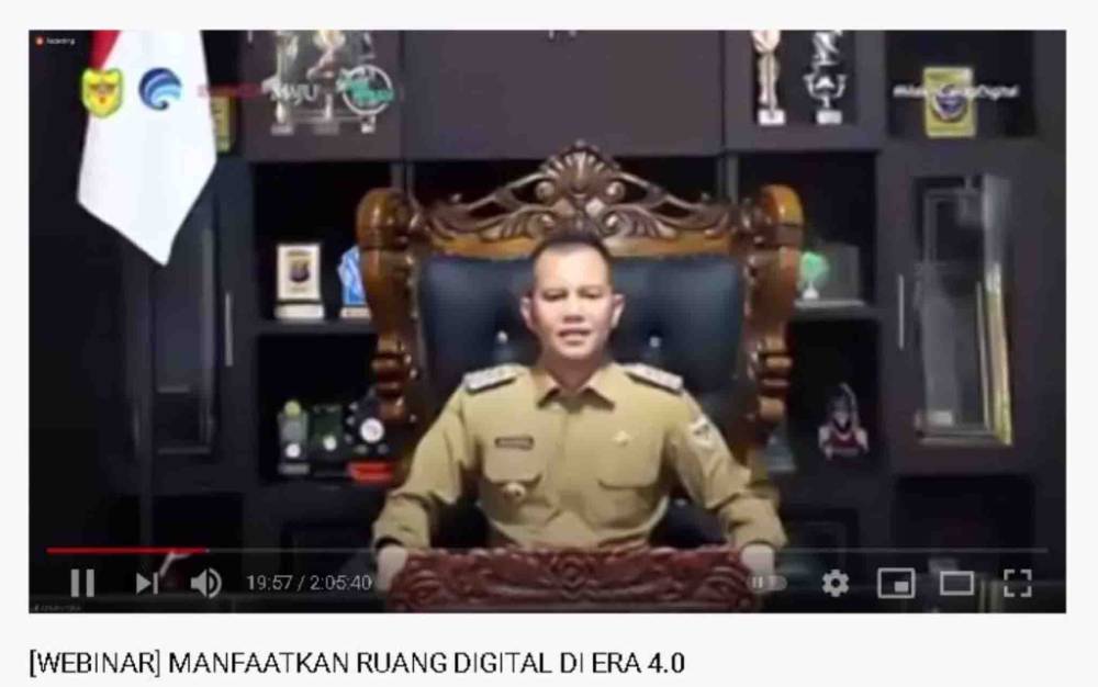 Bupati Gunung Mas Buka Webinar Literasi Digital