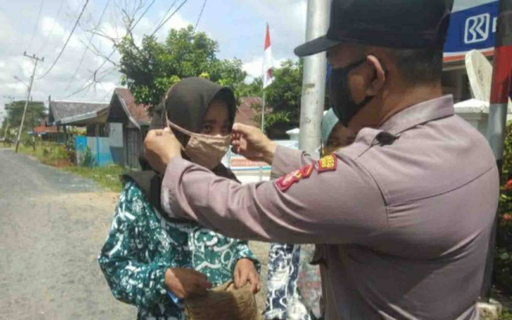 Polisi Masih Temukan Warga Tidak Pakai Masker di Kapuas