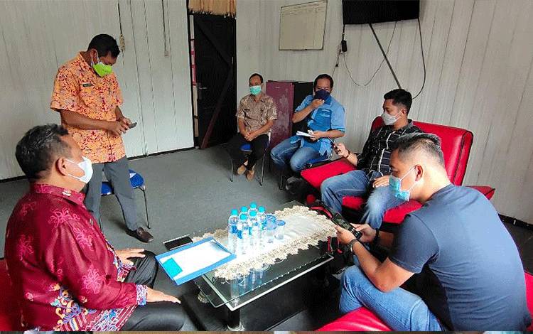 Disnakertran Murung Raya Sampaikan Mekanisme PHK di PT IMK