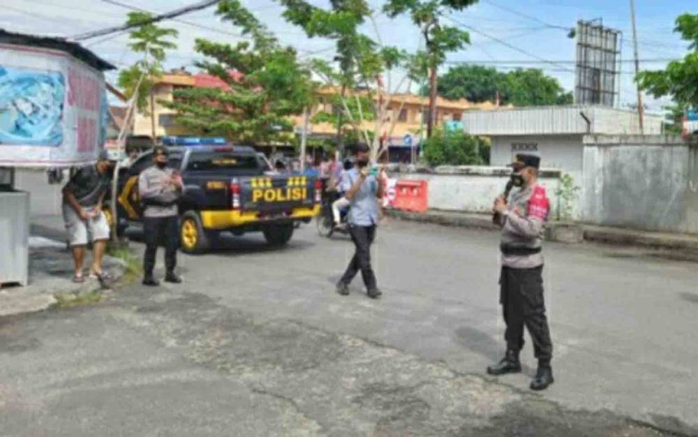 Polres Kapuas Gencar Imbau Warga di Kawasan Pasar Terapkan Prokes