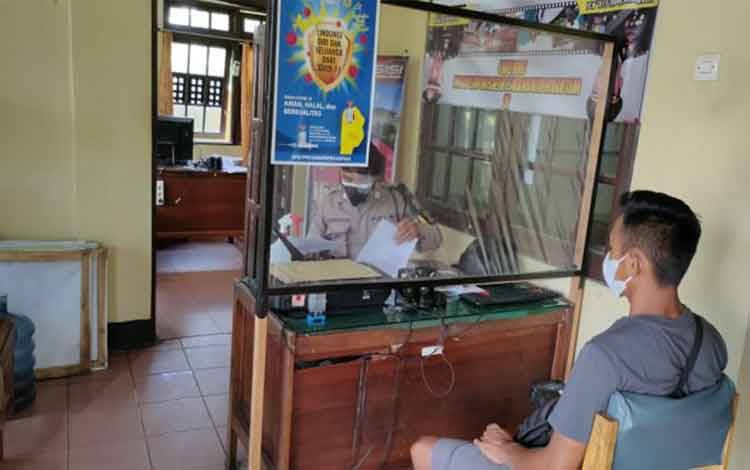 Pelayanan di Polsek Kapuas Hilir Terapkan Prokes Ketat