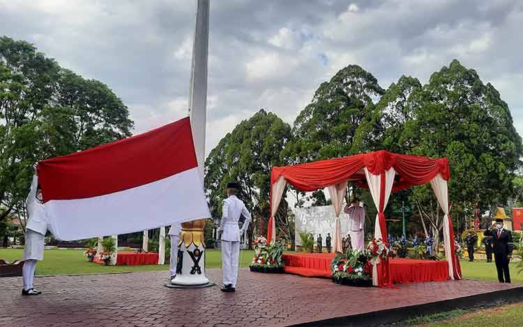 Bupati Kobar Nurhidayah Jadi Inspektur Upacara HUT RI Ke-76