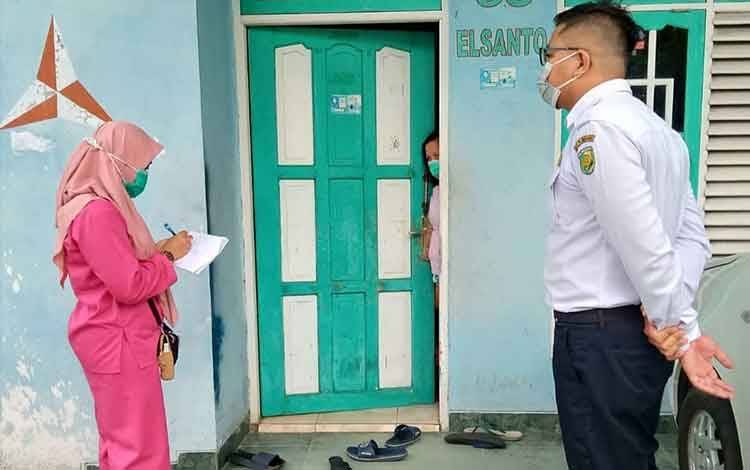 Personel Dishub Palangka Raya Bantu Petugas Medis di Puskesmas