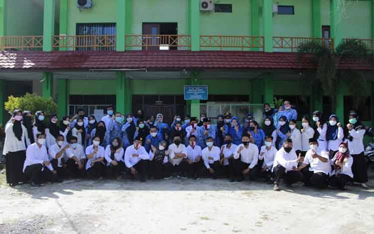 Guru di Kotim Berharap Merdeka dari Covid-19