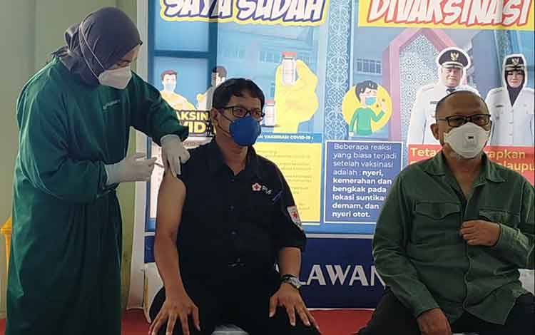Vaksinasi Dosis Ketiga di Kotim untuk Nakes
