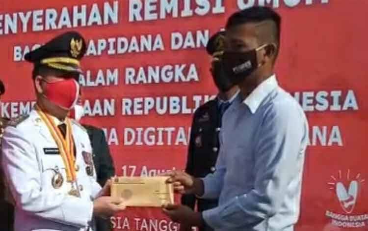 Ratusan Warga Binaan Rutan Kelas IIB Kuala Kapuas Dapat Remisi HUT ke-76 RI